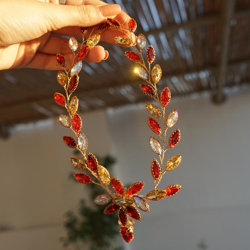 Broche de cheveux mariage, peigne à cheveux en perles rouge , accessoire de chev - artisanat Tunisien fait main | ILEYCOM
