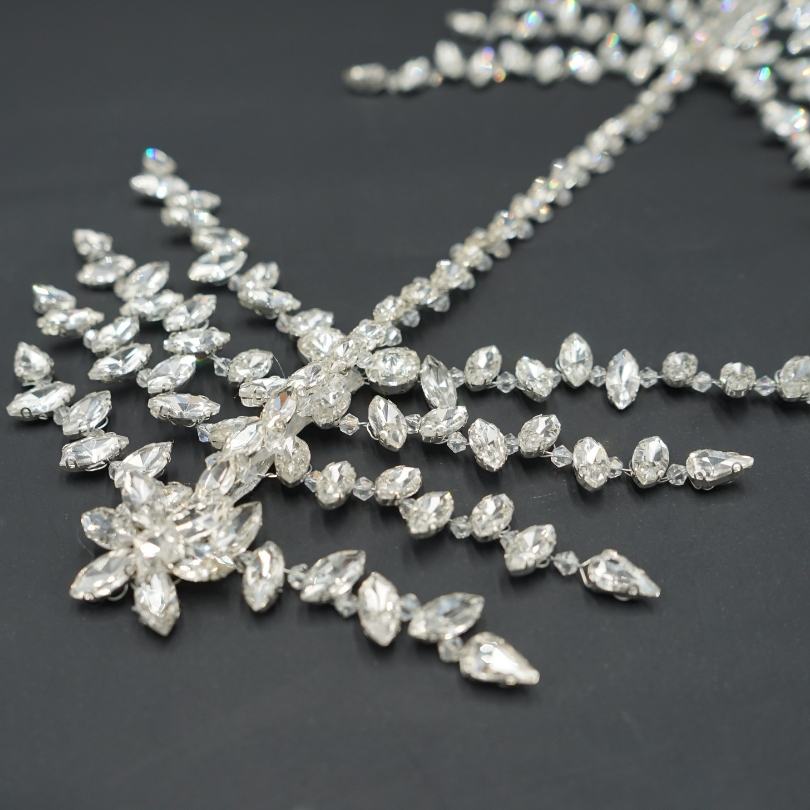 Broche en Perle et cristal de mariage vigne de cheveux de mariée, pièce de cheve - artisanat Tunisien fait main | ILEYCOM
