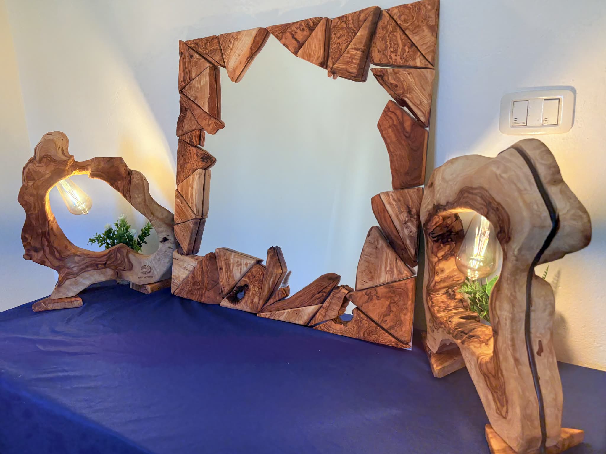 miroir bois artisanal en bois dolivier pour un intérieur unique