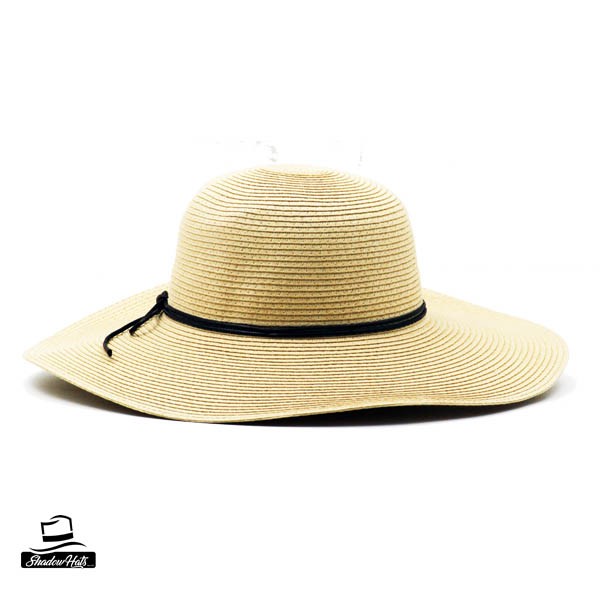 capeline femme élégante pour un été chic et irrésistible