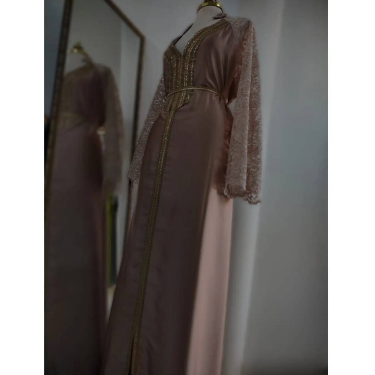 Robe coftan élégante pour une allure chic et irrésistible