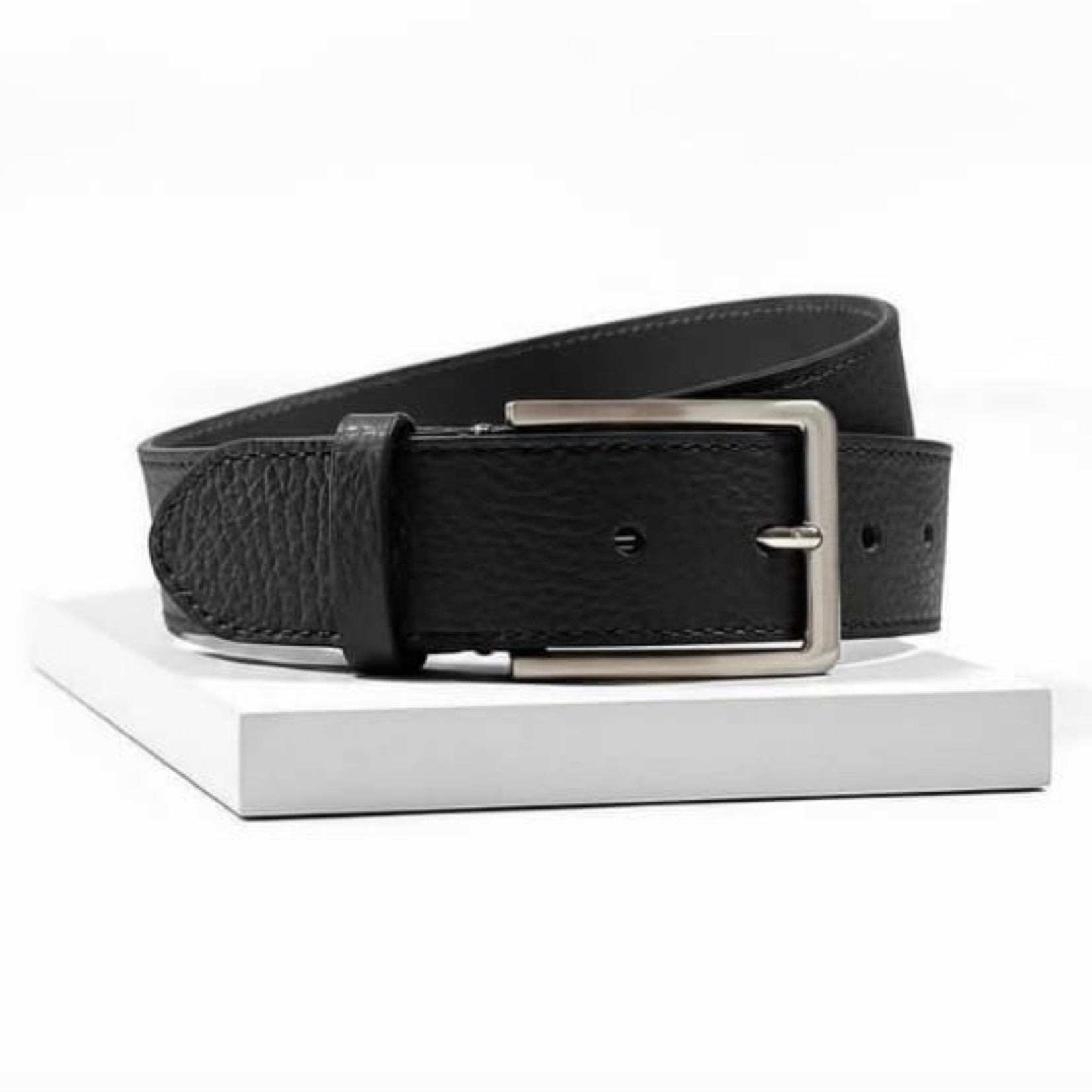 Ceinture cuir noir texturée élégante fabriquée en Tunisie