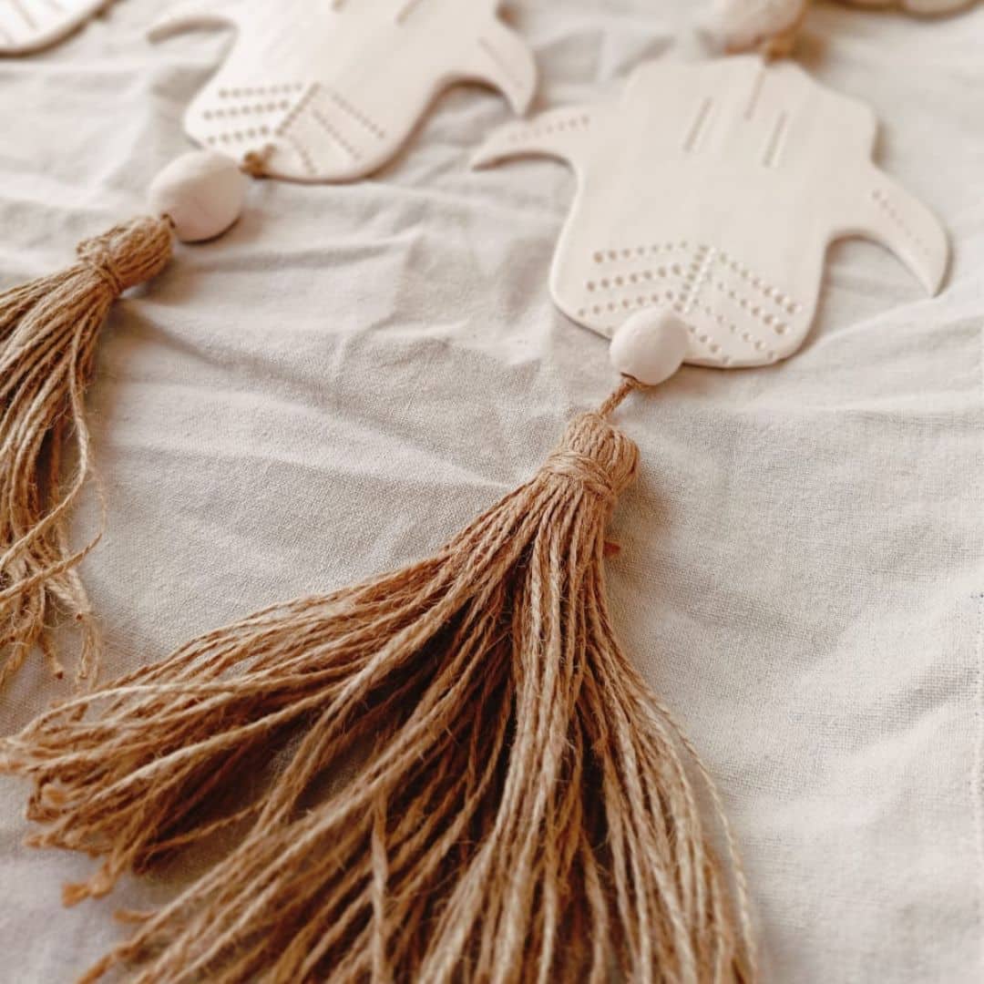 Chapelet en céramique avec pampille en jute (95 cm) - artisanat Tunisien fait main | ILEYCOM