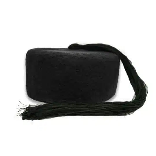 Chechia tunisienne noire avec pompon en laine