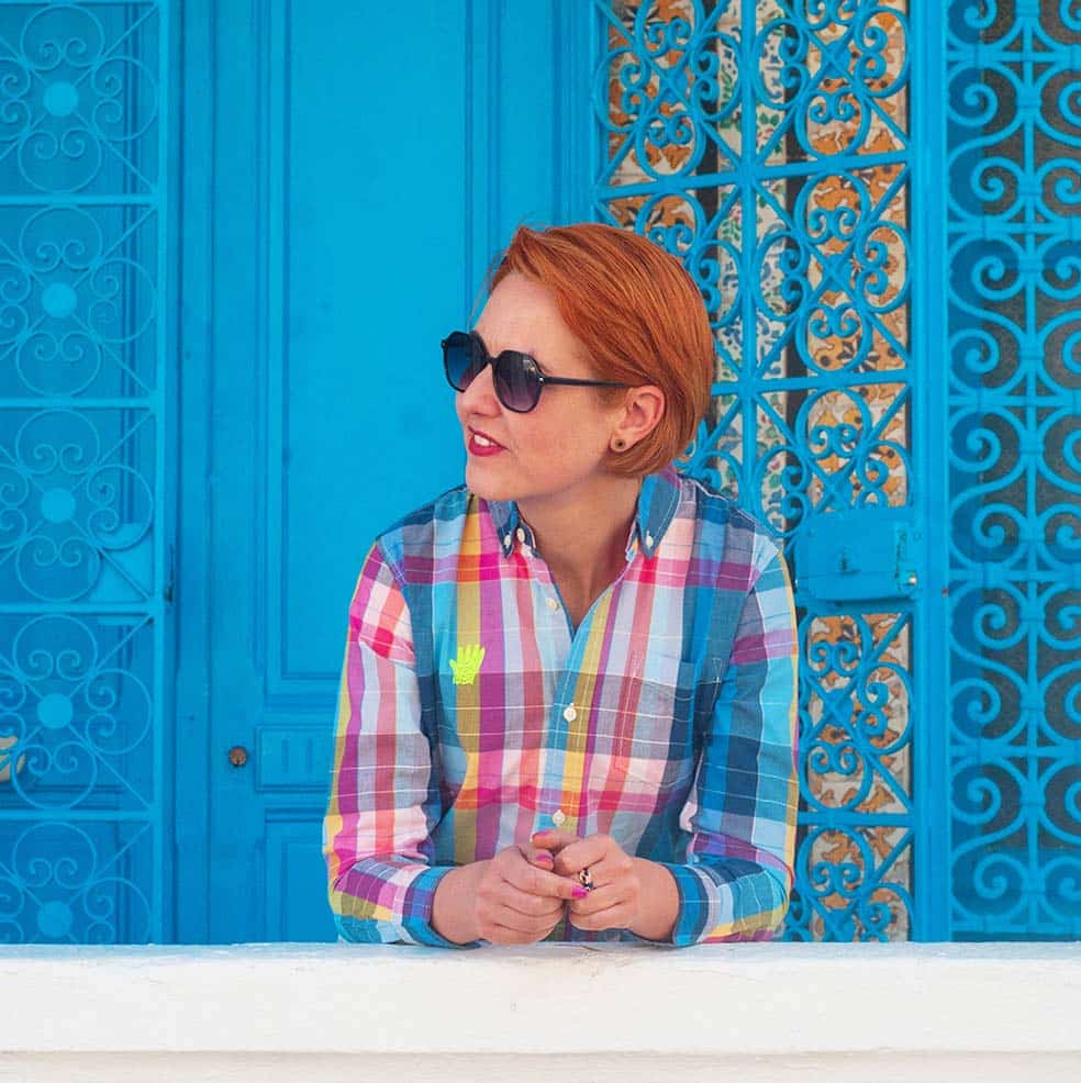 Chemise à carreaux roses et bleus upcyclée, ornée d'une broderie