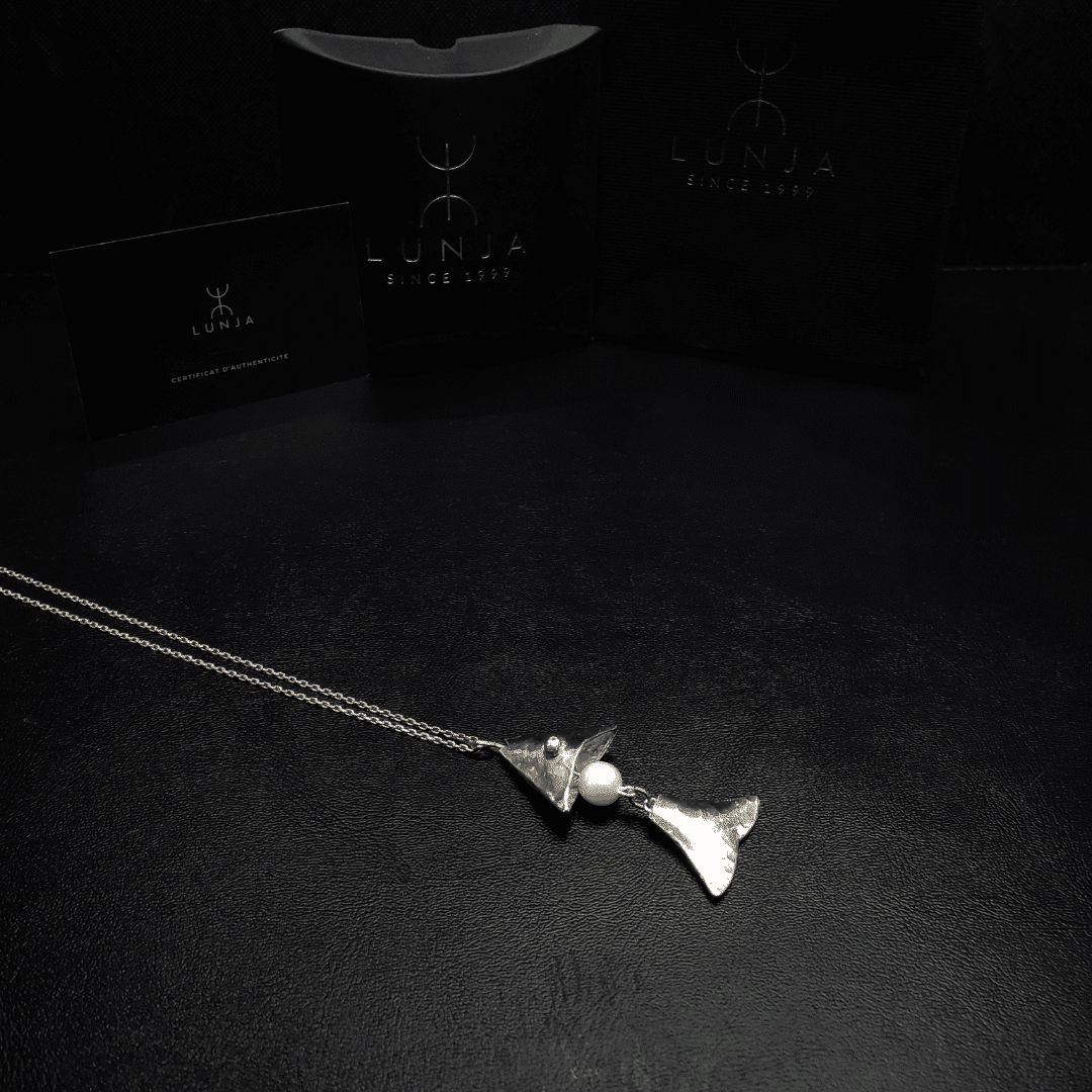 850 silver necklace with fish and pearl pendant