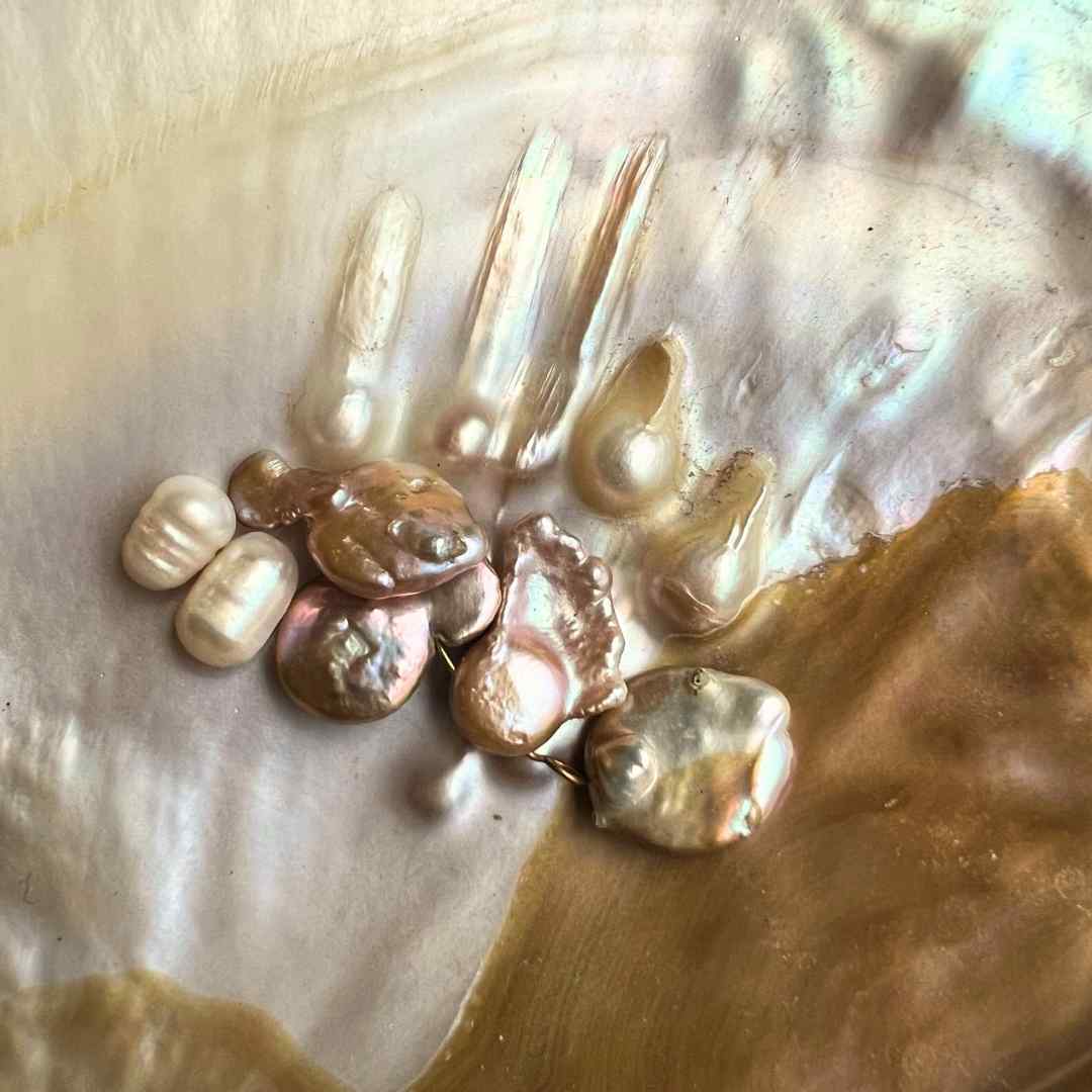 Collier en Perles Changeantes Colorées avec Broche pour Femme - Bijou Tendance - artisanat Tunisien fait main | ILEYCOM