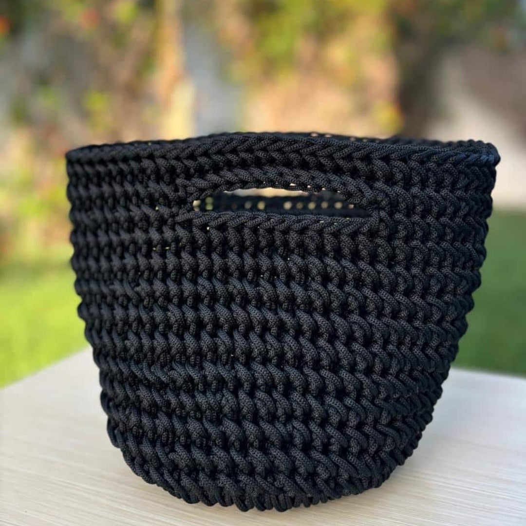 Couffin en crochet noir 100% fait-main (28x23x16 cm) - artisanat Tunisien fait main | ILEYCOM
