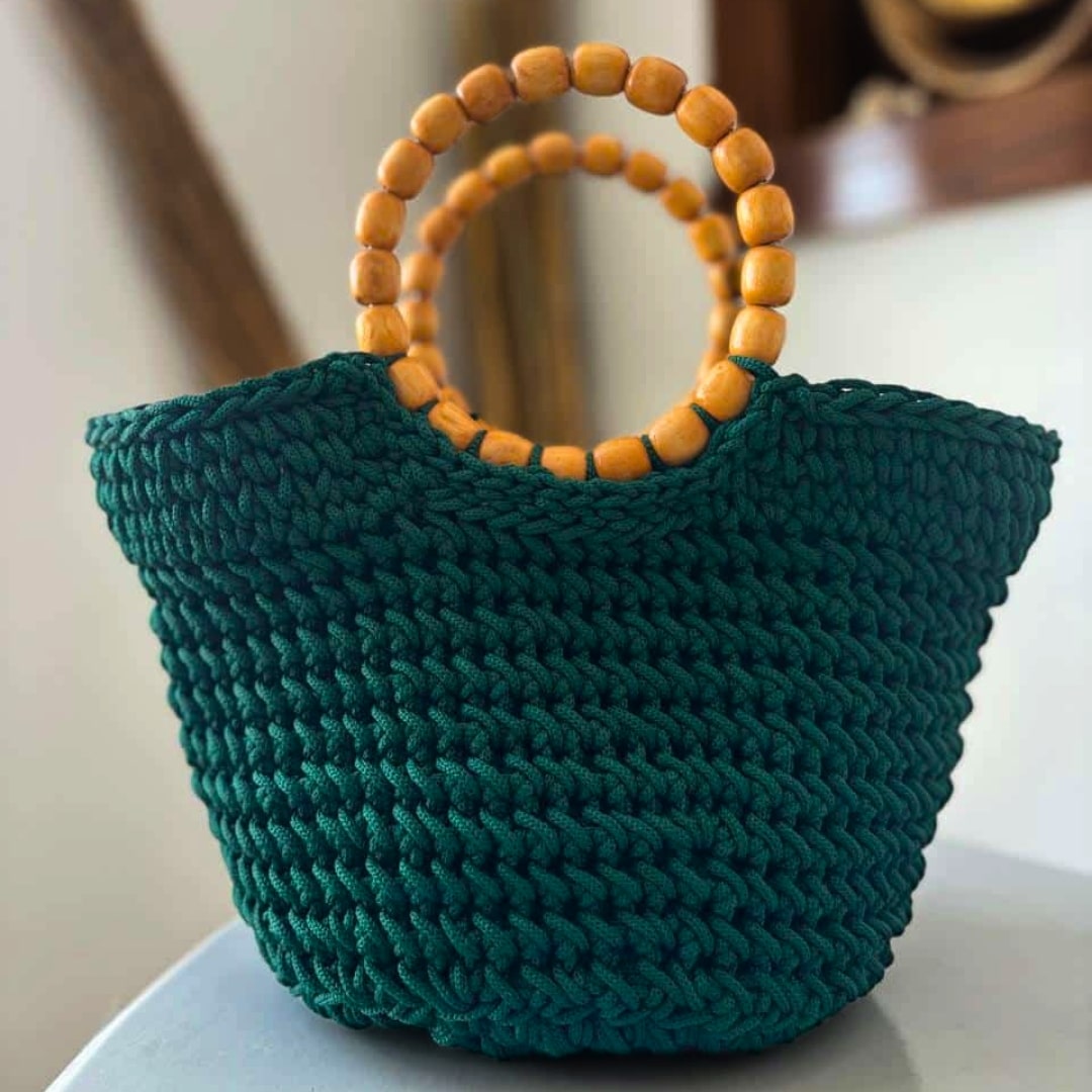 Couffin vert en crochet avec anses bamboo