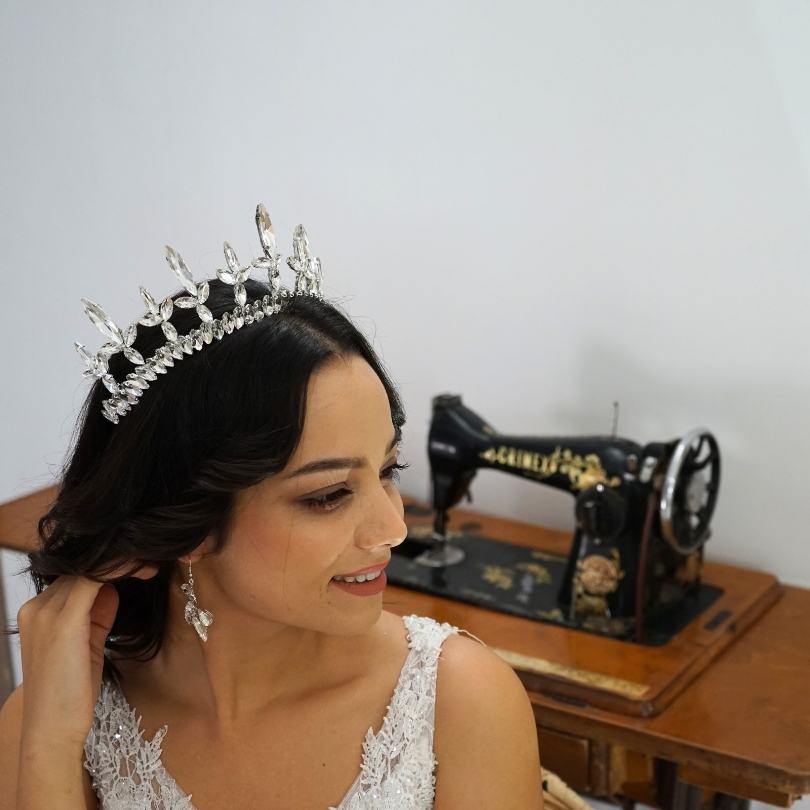 Couronne de halo avec des pierres précieuses blanches, couronne de mariée Halo d - artisanat Tunisien fait main | ILEYCOM
