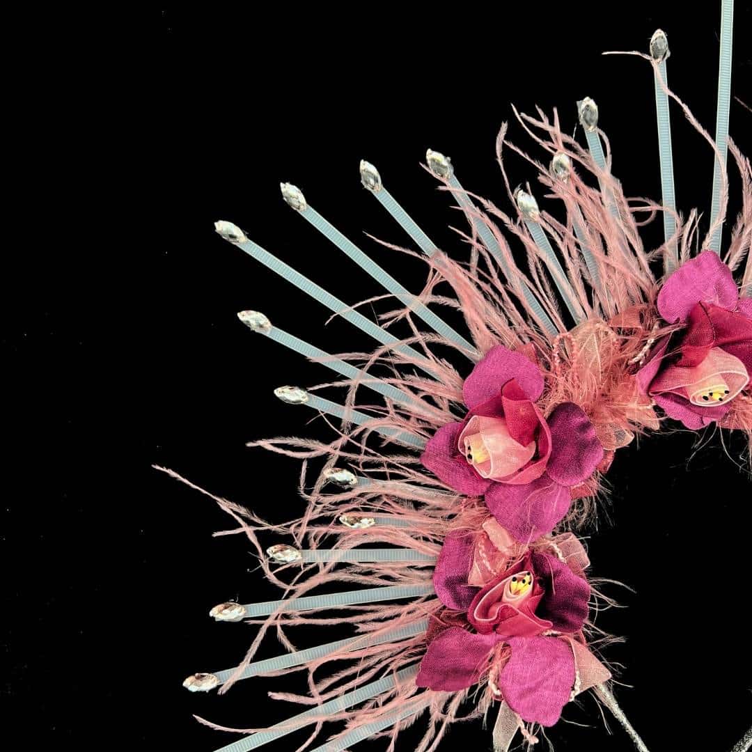 Couronne Festive Soleil avec des fleurs et des plumes fines en rose - artisanat Tunisien fait main | ILEYCOM