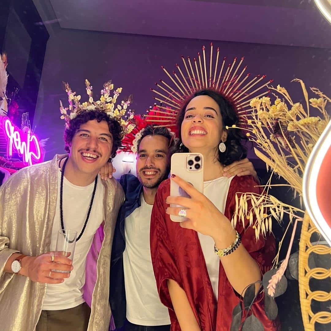 Couronne Soleil avec plumes rouges bordeaux - artisanat Tunisien fait main | ILEYCOM