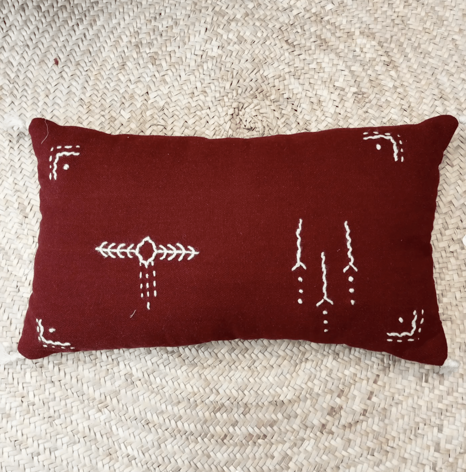 Coussin berbère rouge rectangulaire fait-main - artisanat Tunisien fait main | ILEYCOM
