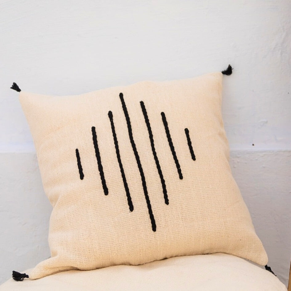 Coussin Fait Main en Laine – Style Artisanal et Écologique - artisanat Tunisien fait main | ILEYCOM