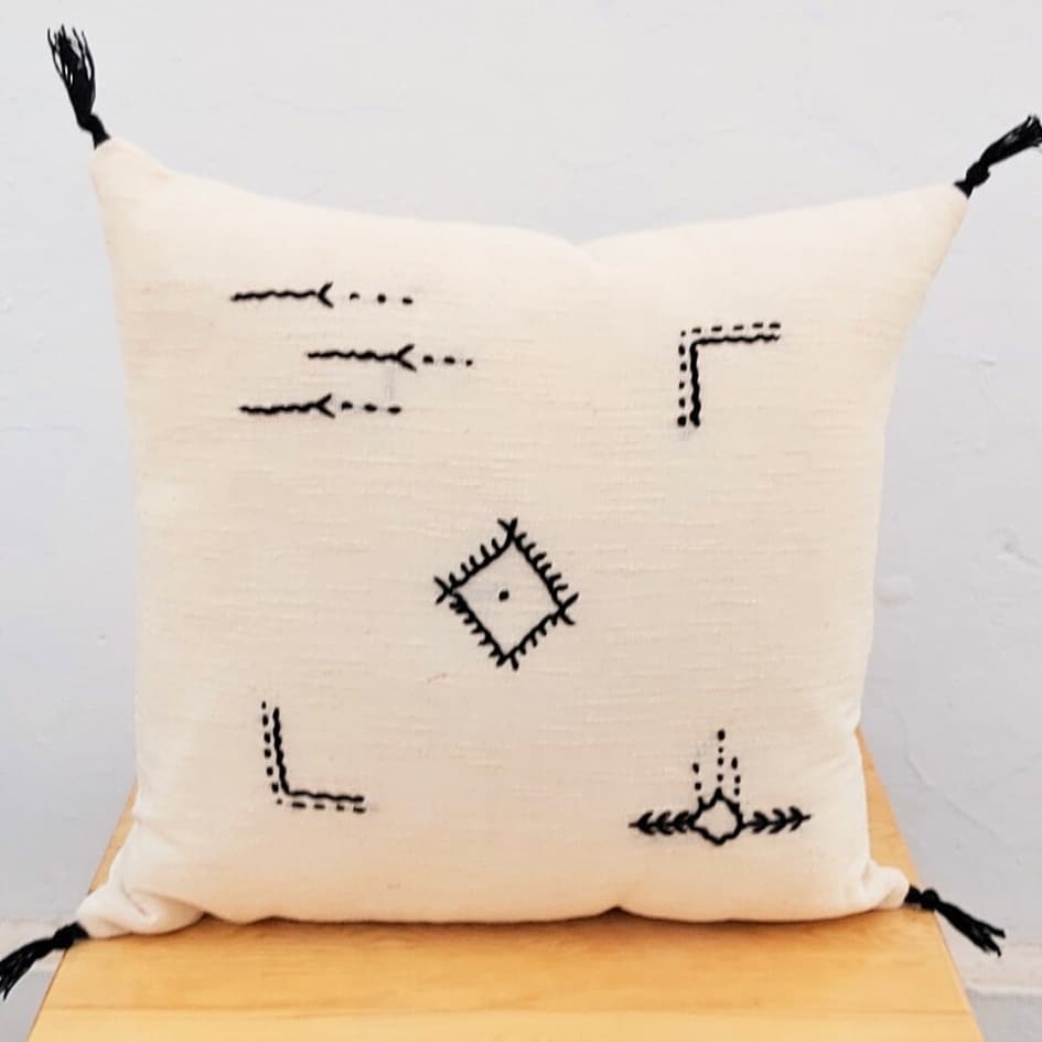 Coussin Fait Main en Laine – Style Artisanal et Écologique - artisanat Tunisien fait main | ILEYCOM