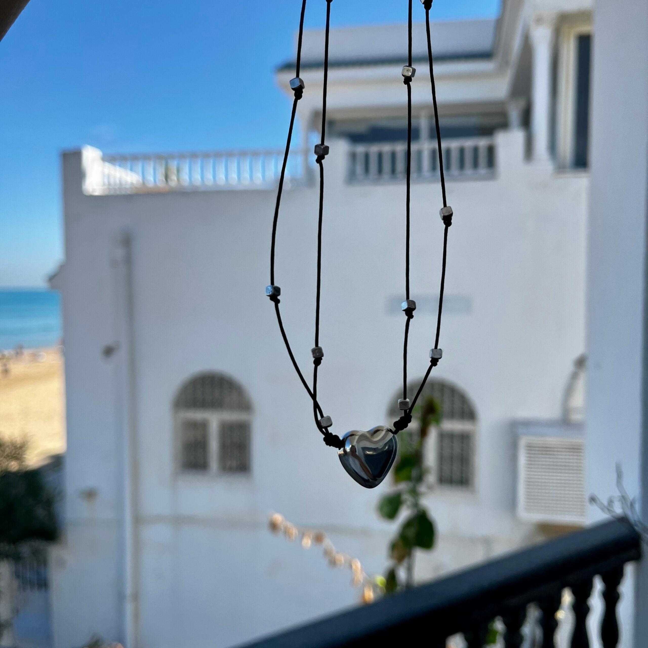 Collier macramé cœur en perles argenté fait main exclusif