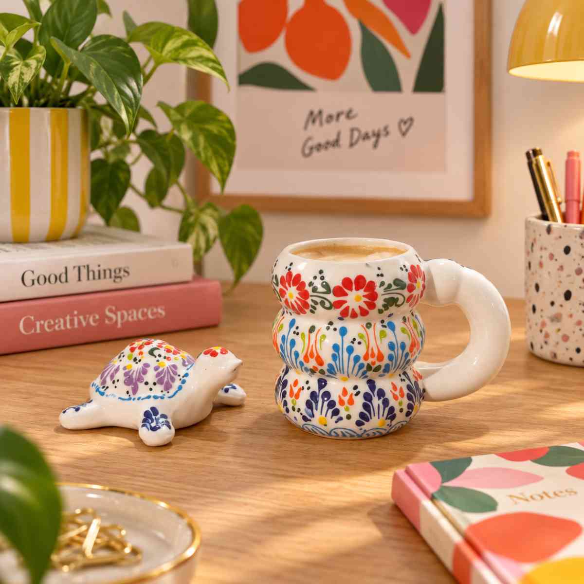 Mug coloré artisanale unique et joyeuse avec tortue