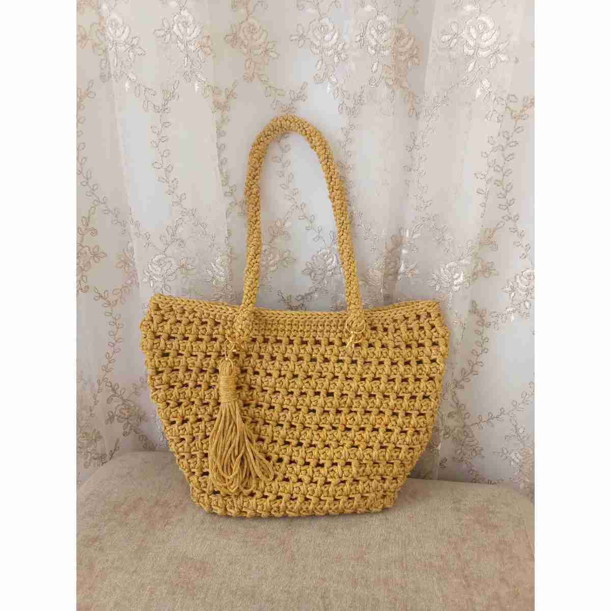 Sac en paille chic pour un style estival irrésistible