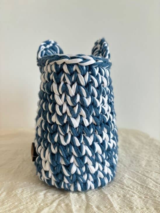 sac panier en crochet bleu et blanc fait main