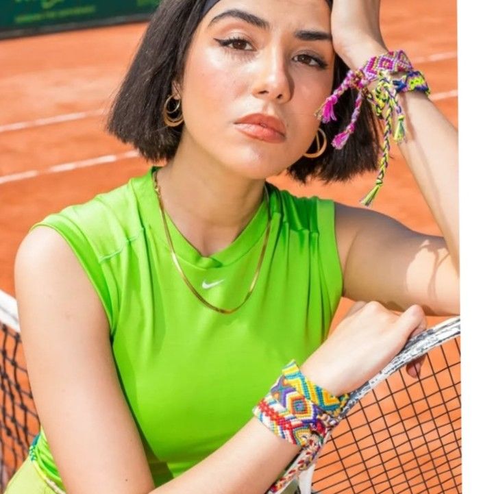 Bracelet brésilien fait main en coton multicolore irrésistible