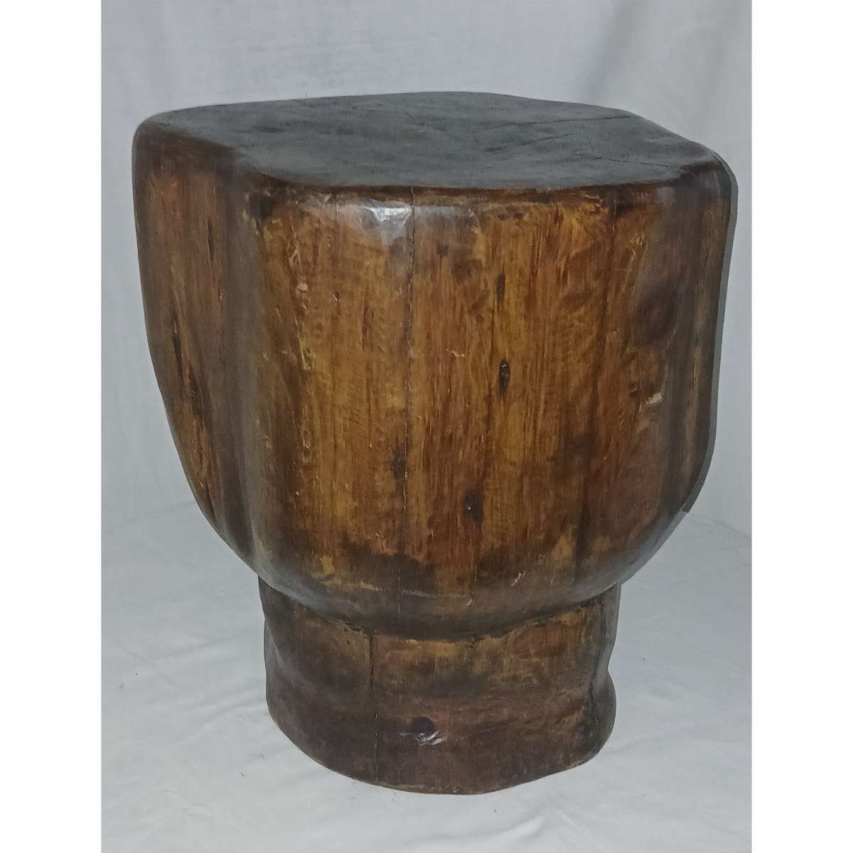 Tabouret en bois africain design unique pour votre intérieur