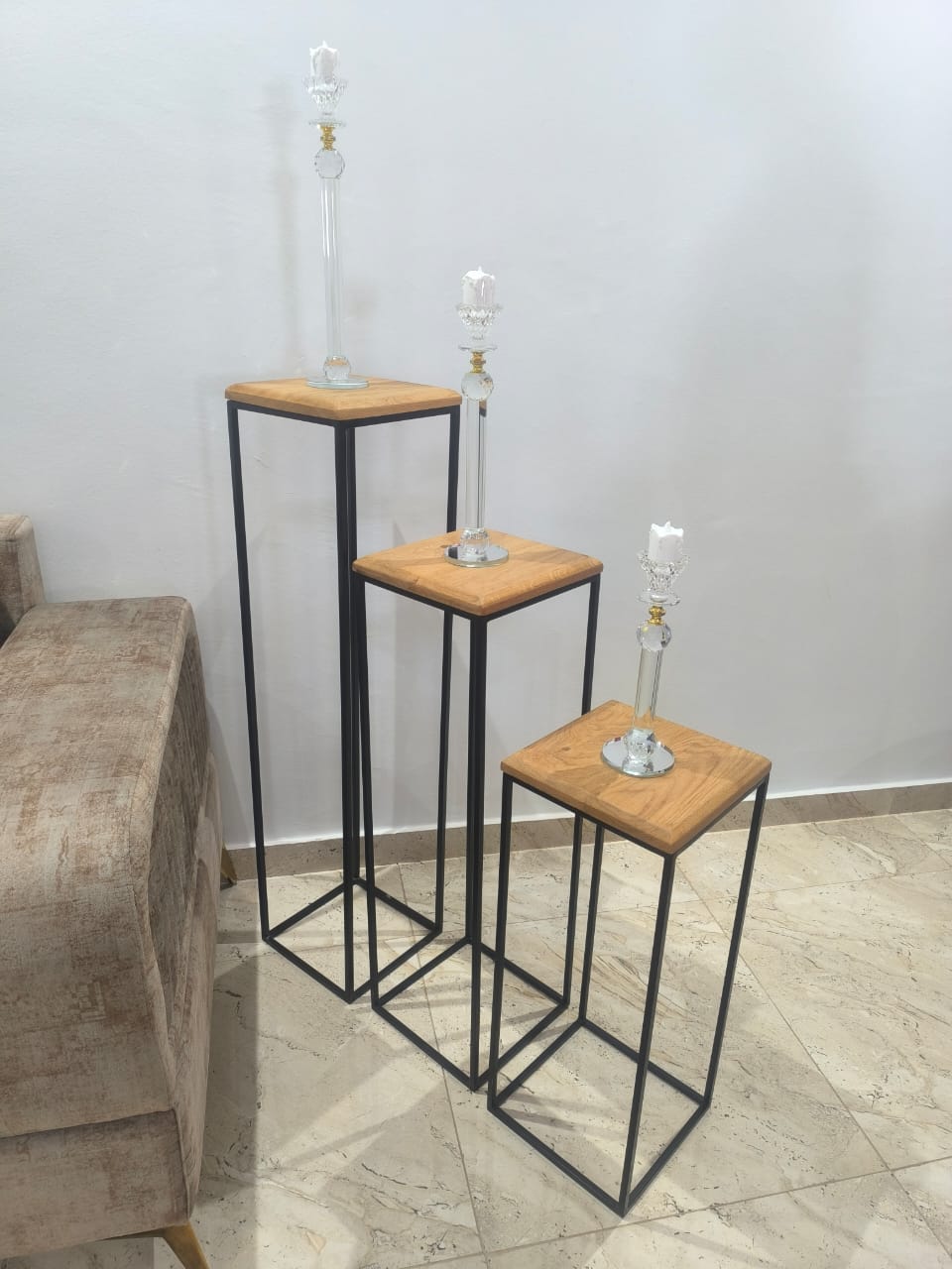 Ensemble de trois éléments décoratifs pour entrée et salon en acier et bois fraké