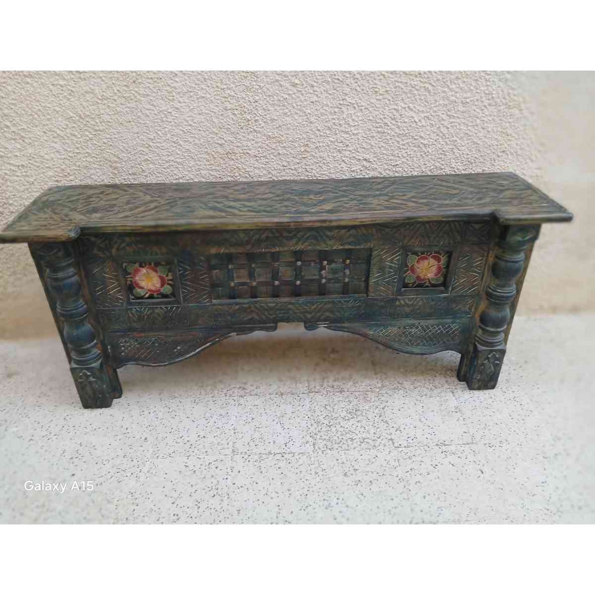 Console antique en bois pour un charme intemporel et unique