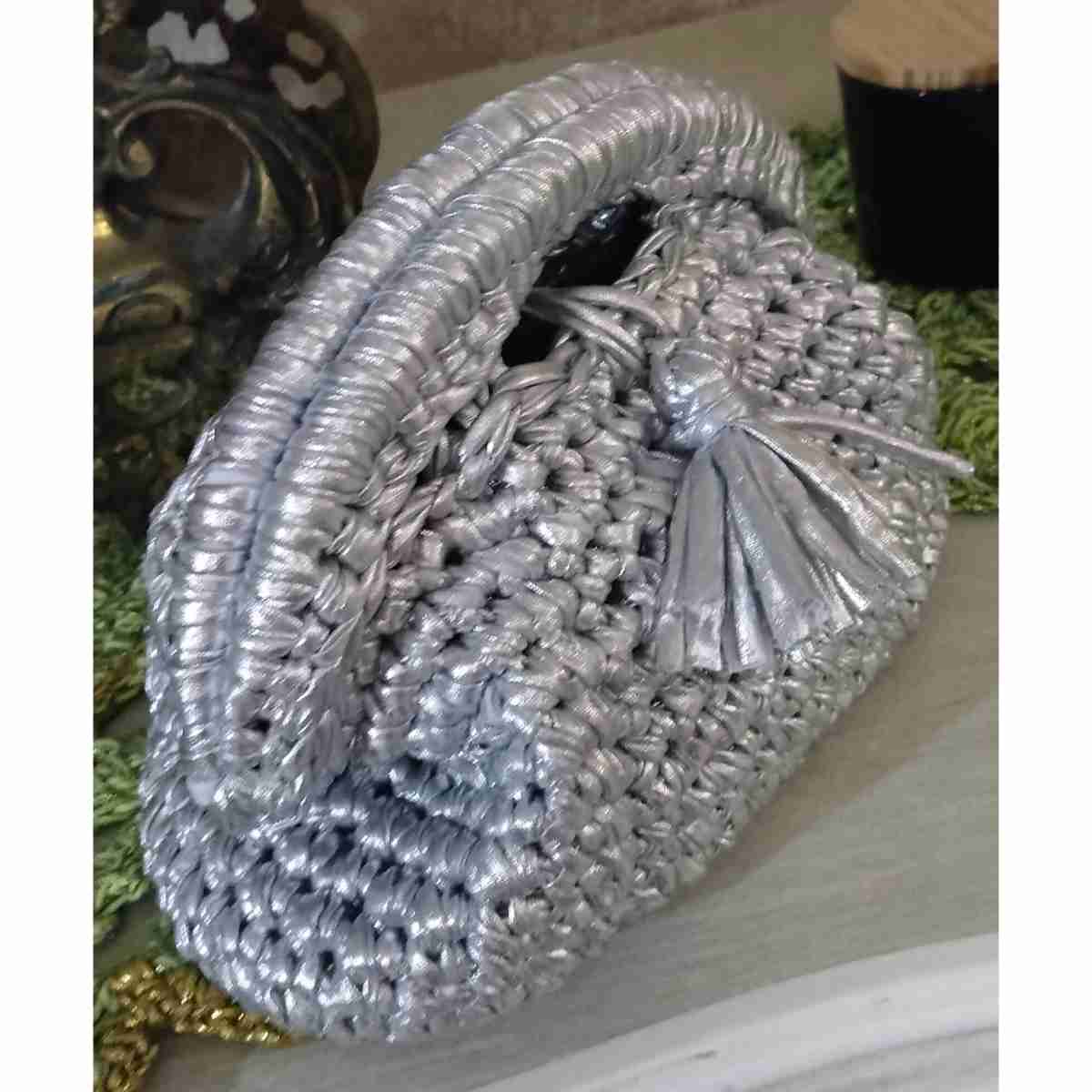 sac gris métallisé tendance pour un style irrésistible