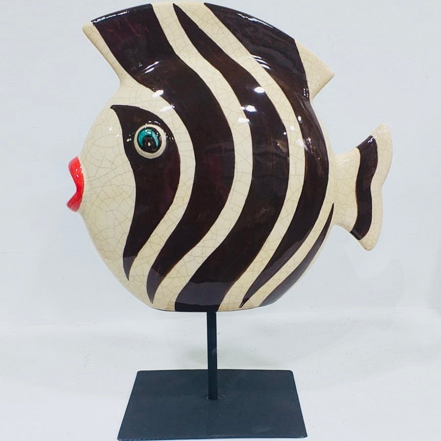 Statue décorative poisson sur socle avec rayures noires