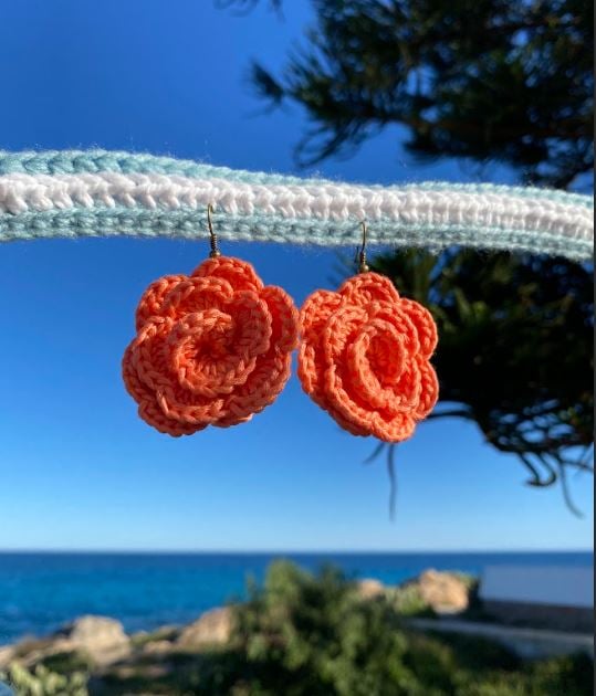 Boucles d'Oreilles Fleur Saumon en Crochet