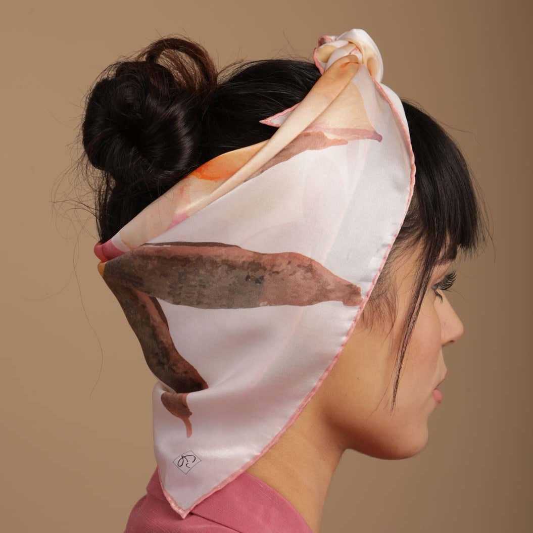 Foulard en soie naturelle Falling in love - artisanat Tunisien fait main | ILEYCOM