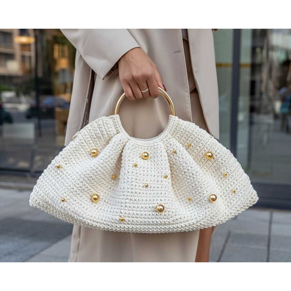 sac en crochet blanc cassé taille M pour un style unique