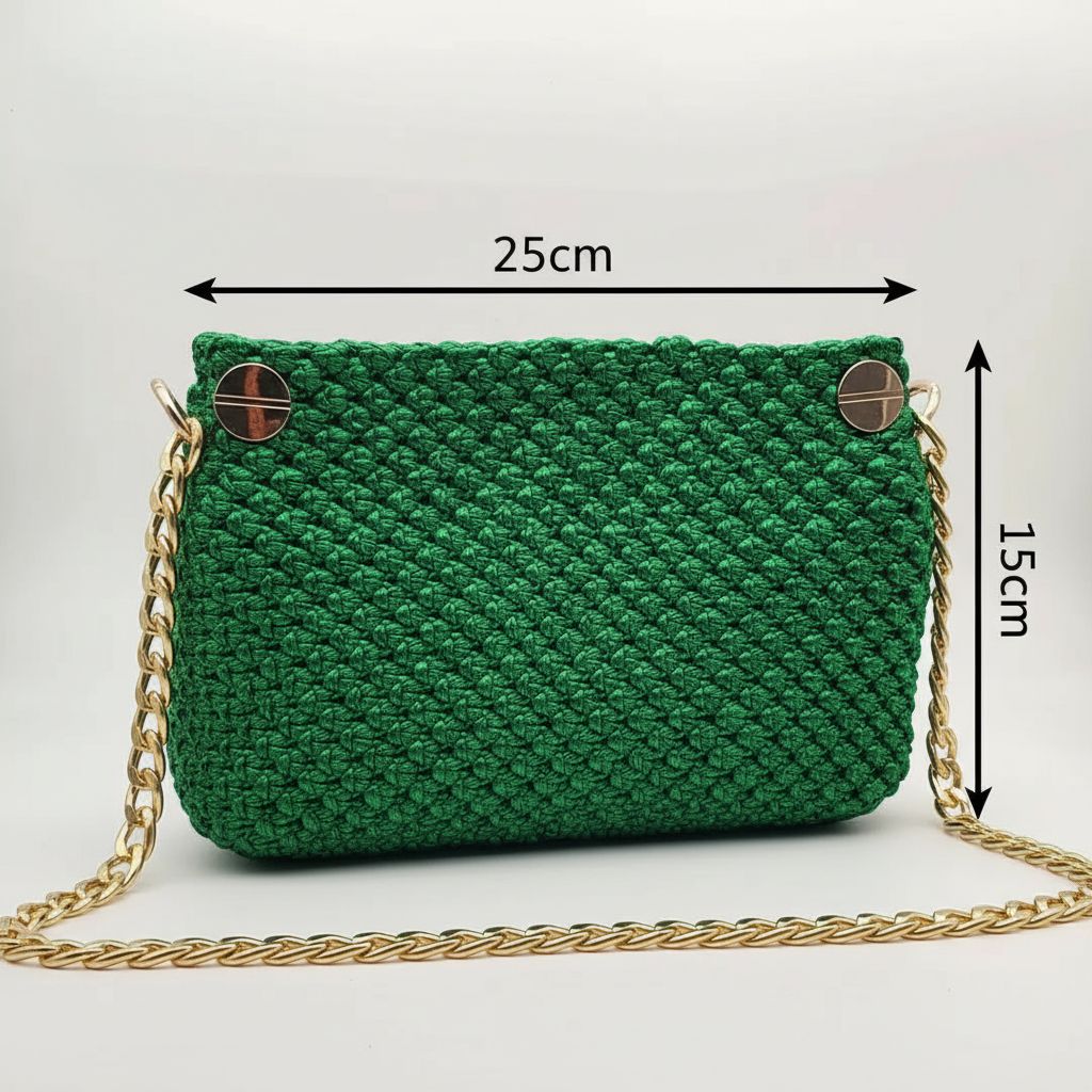 Sac macramé vert avec clou doré avec chaine dorée amovible