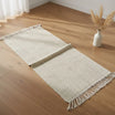 Tapis beige rectangulaire 150x50 cm pour une chambre élégante