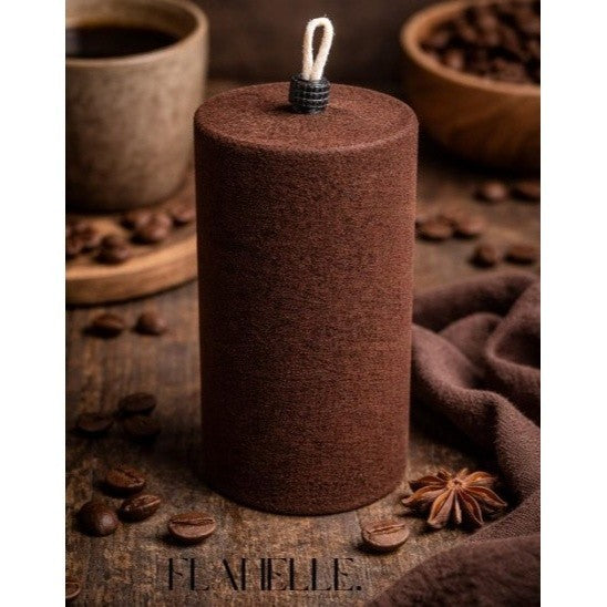 Trio de bougies pilliers en velours royale pour une ambiance luxueuse et chaleureuse