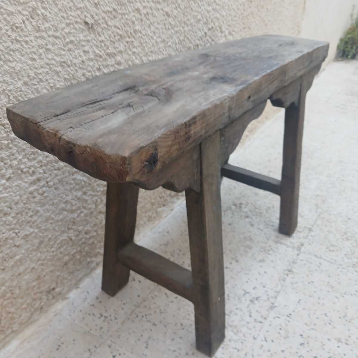 Tabouret bois élégant pour un intérieur chic et moderne