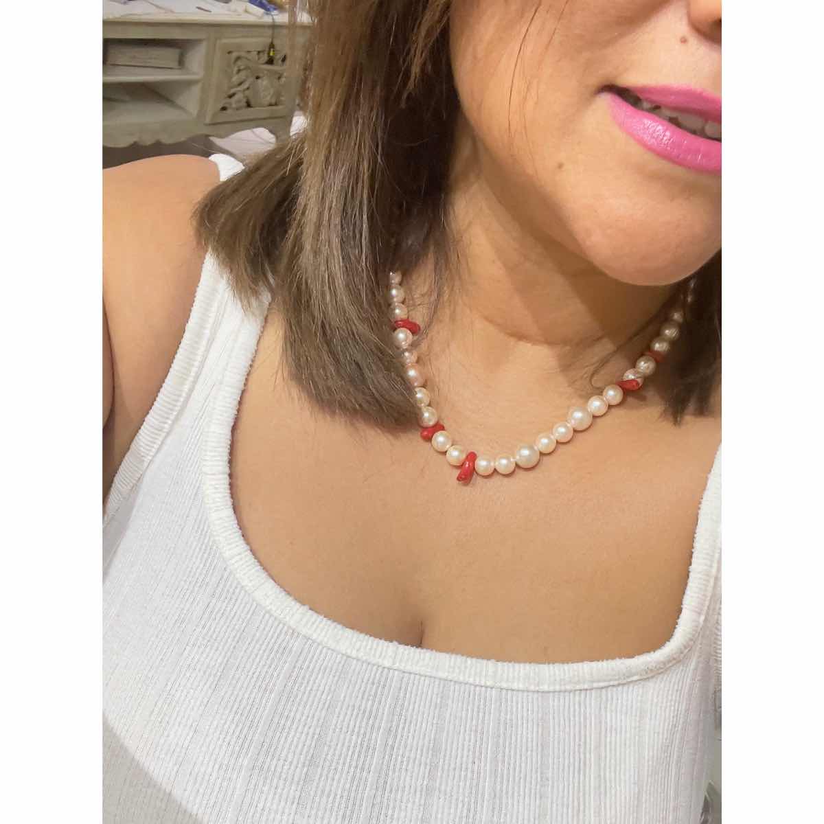 Collier perles de Majorque et corail pour un style unique