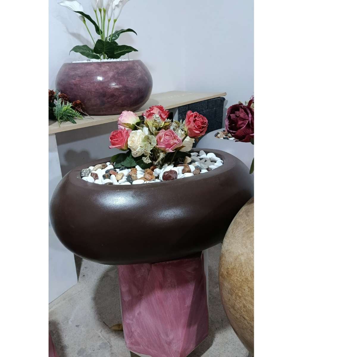 Pots de fleurs blancs 60 cm pour un décor élégant et raffiné