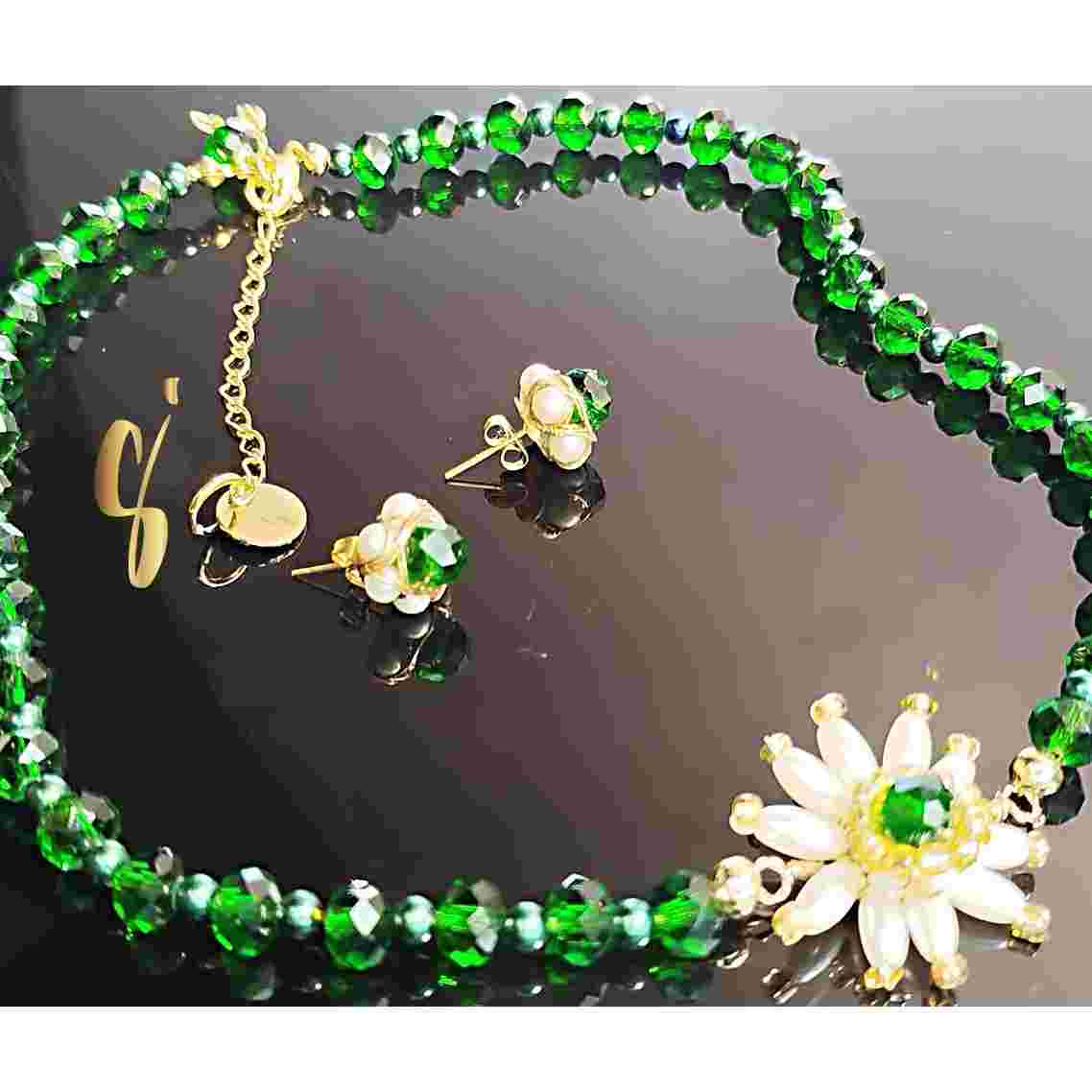 Parure verte collier et boucles d'oreilles cristaux