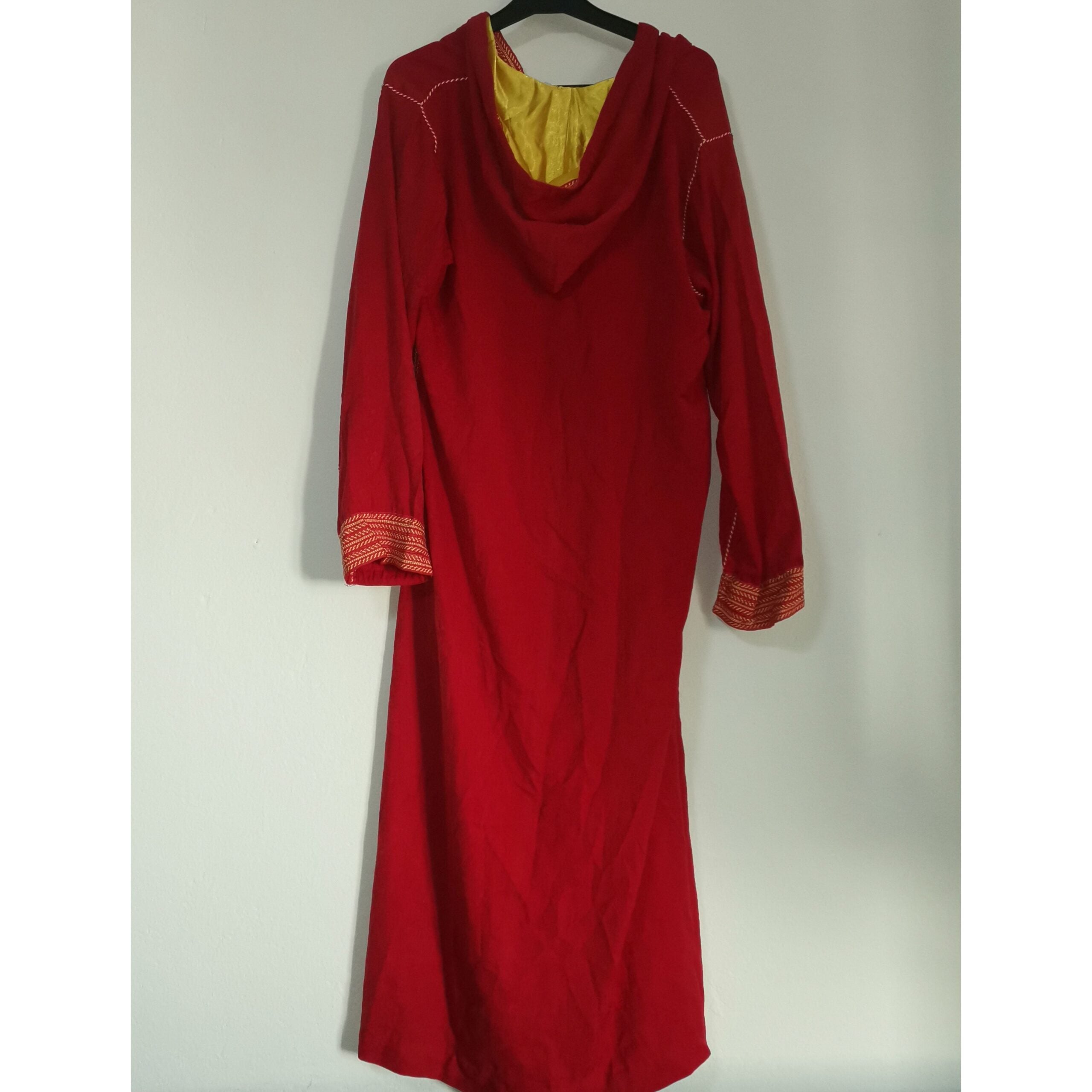 Robe marocaine rouge taille 38 40 élégance et tradition irrésistibles