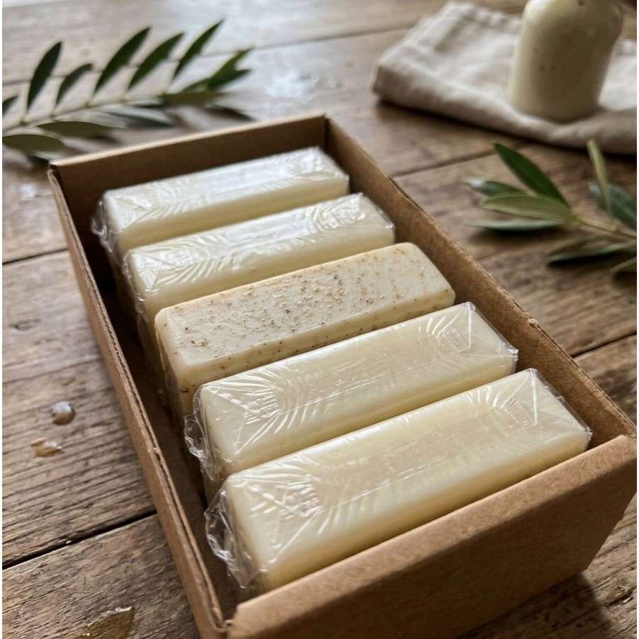 Savon naturel premium pack 4 savons et 1 exfoliant irrésistible