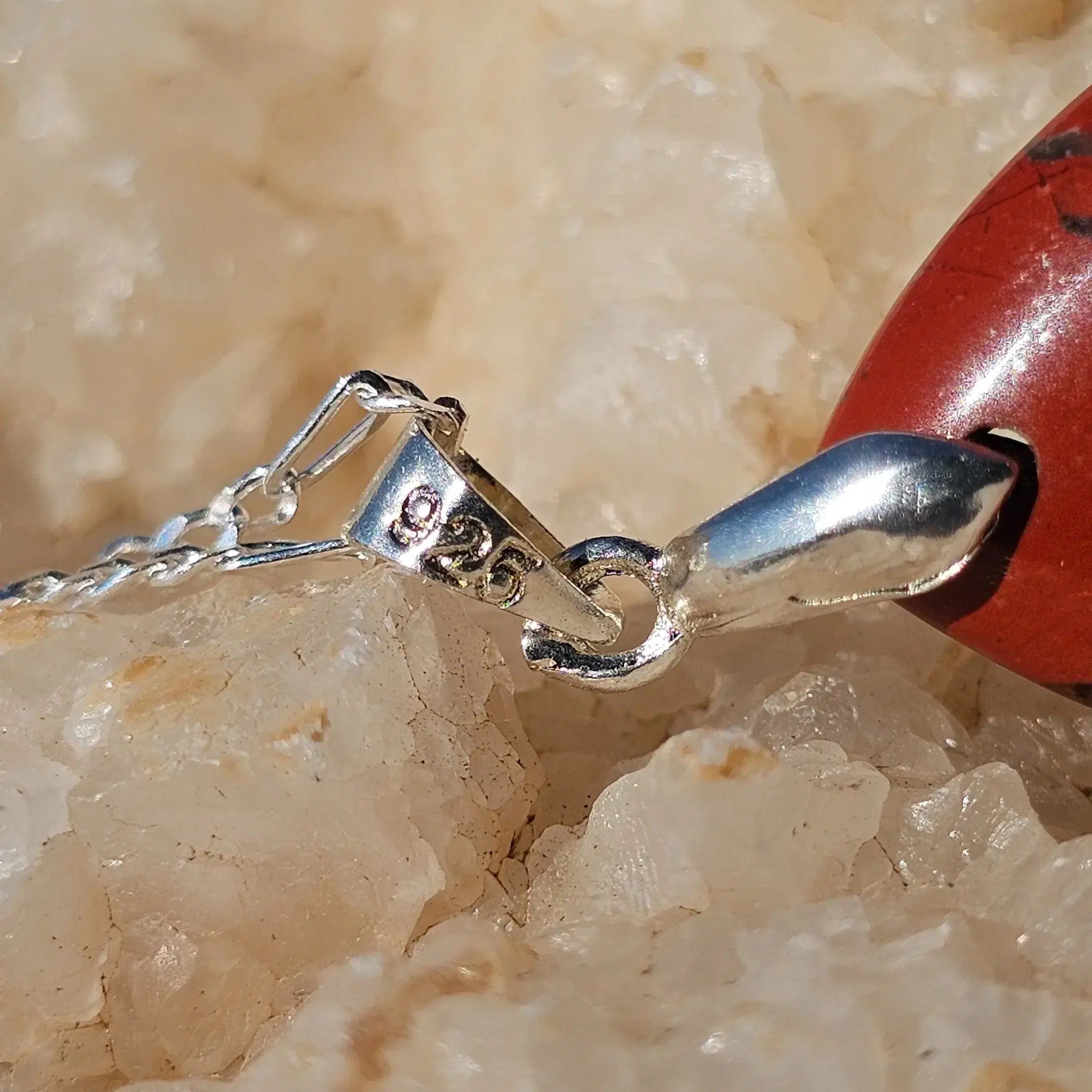 Collier Élégant Jaspe Rouge et Argent 925 - Énergie et Style Naturel