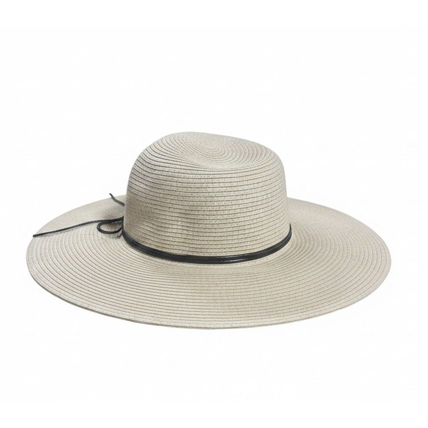 Capeline élégante pour un été chic et ensoleillé