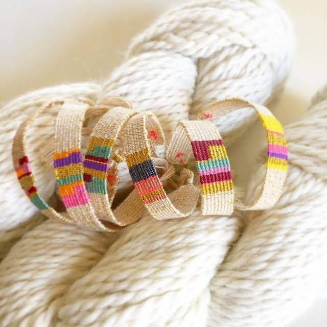 Bracelets tissés uniques en couleurs pour un style irrésistible