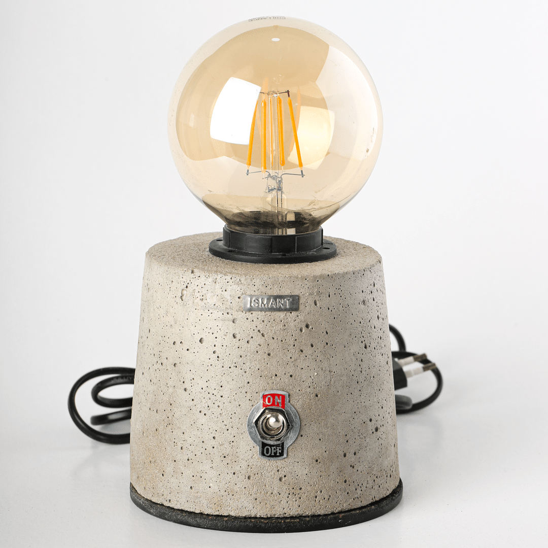 Lampe à poser Dhaweya en béton fait main – Éclairage doux et design artistique