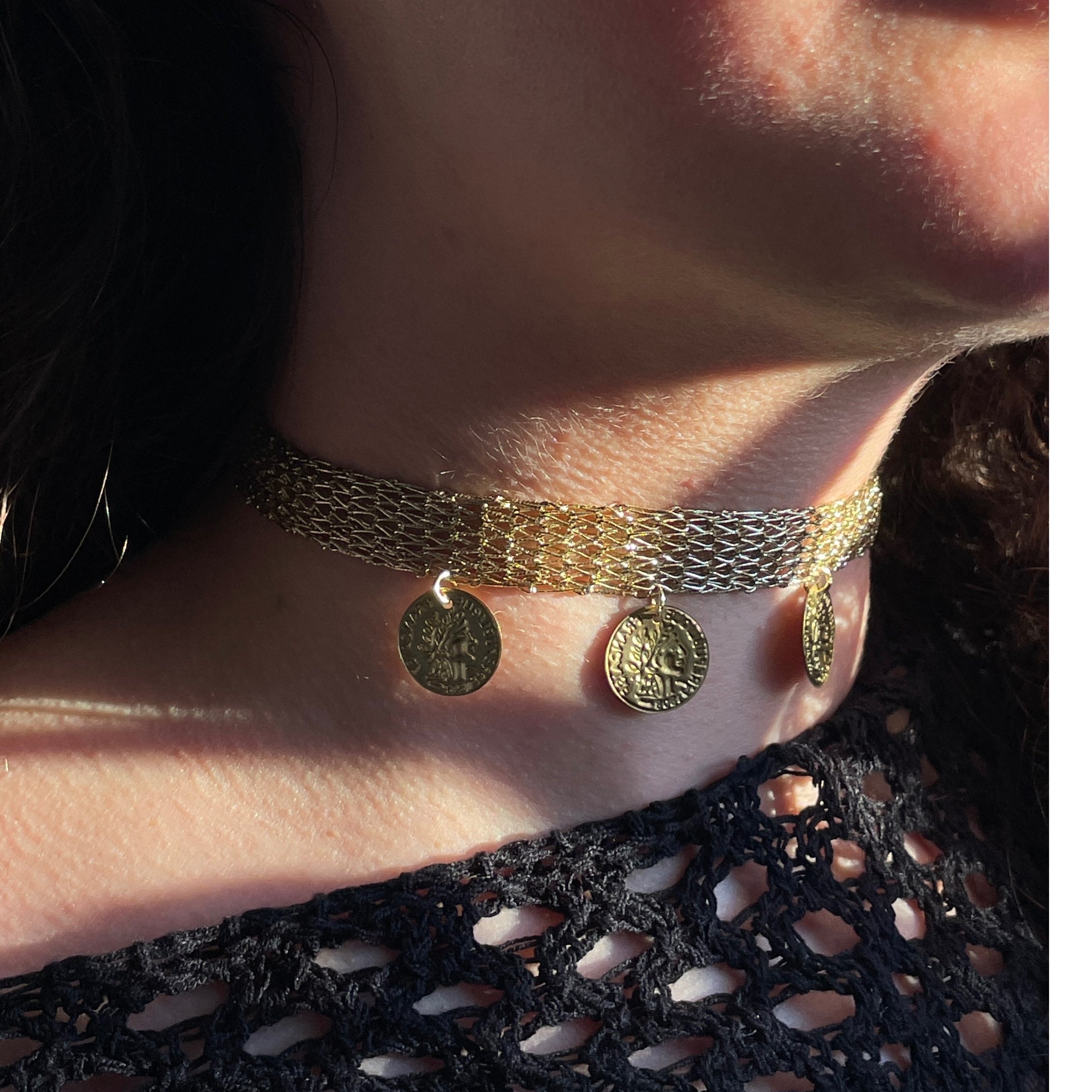 Collier artisanal doré motif lira ajustable