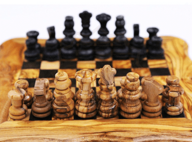jeu d'échecs artisanal en bois d'olivier avec tiroirs