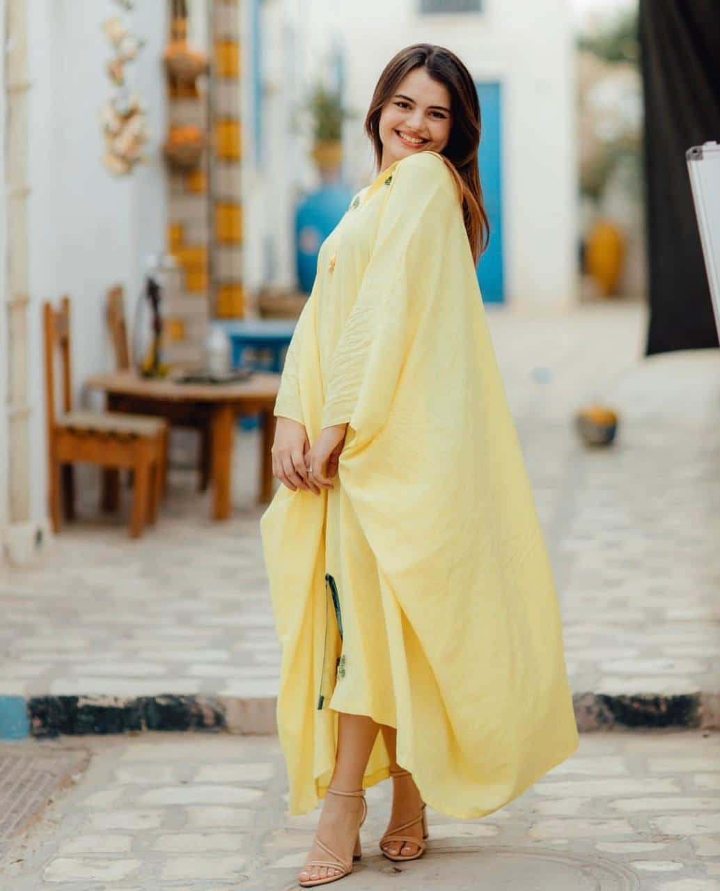 Jebba Longue avec Motifs Floraux fait-main - artisanat Tunisien fait main | ILEYCOM