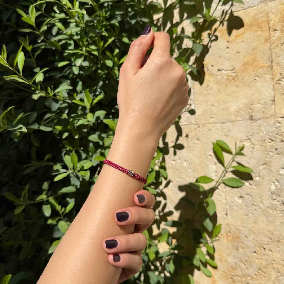 Bracelet rose fait main en macramé pour un style unique