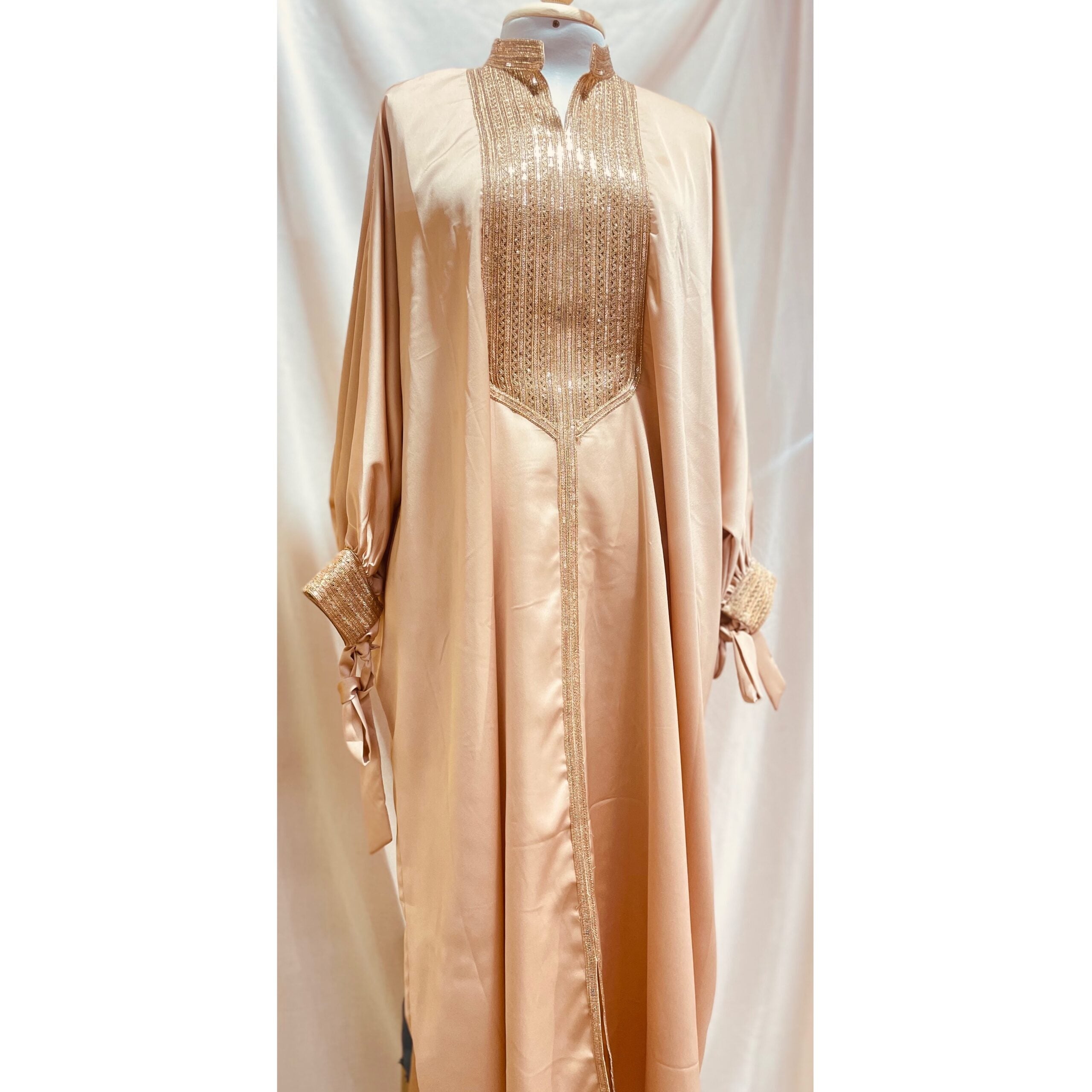 Koftan vert doré avec broderie et ceinture intérieure ajustable